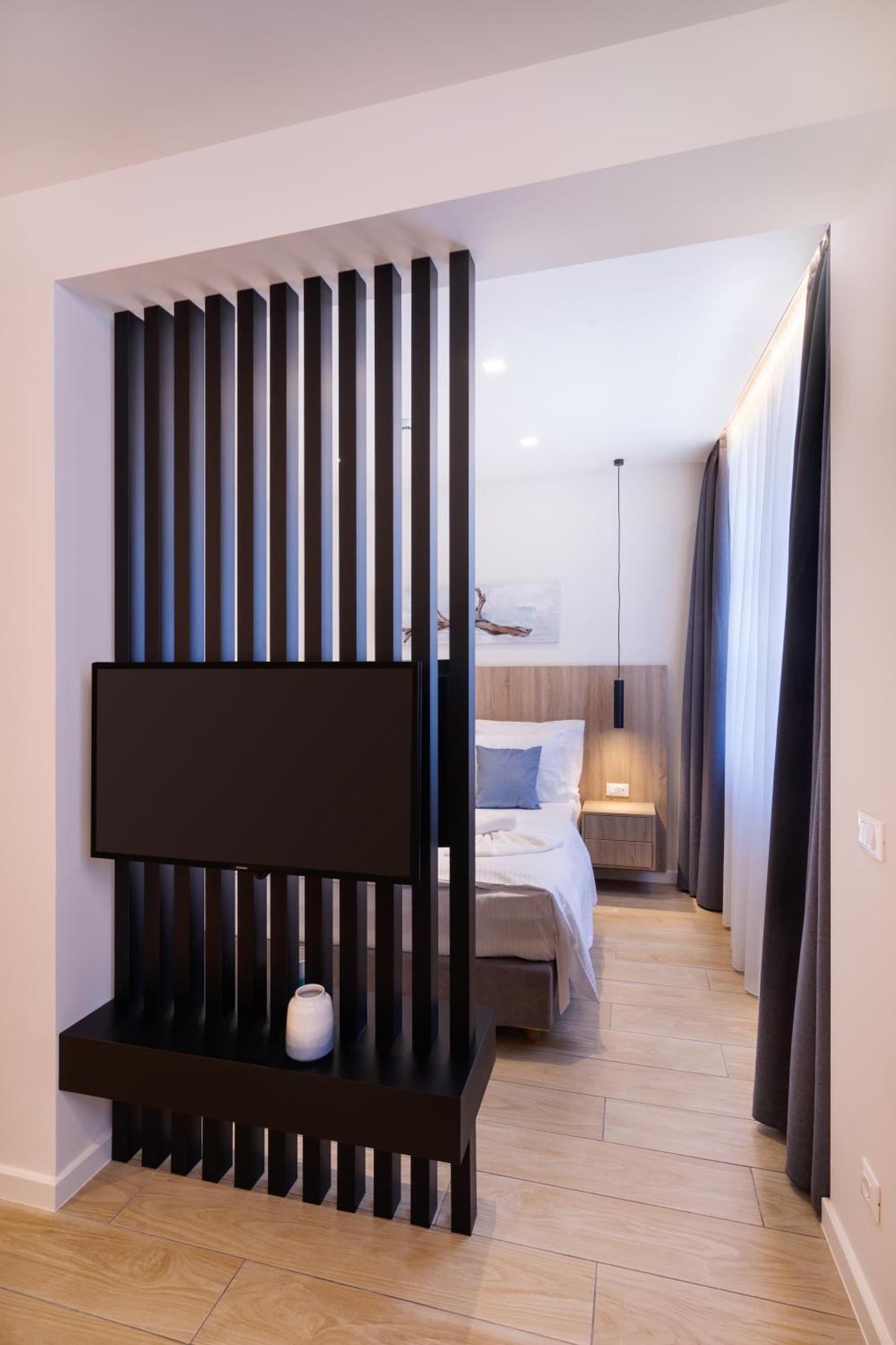 Hestia - Romvis 9 Athens
